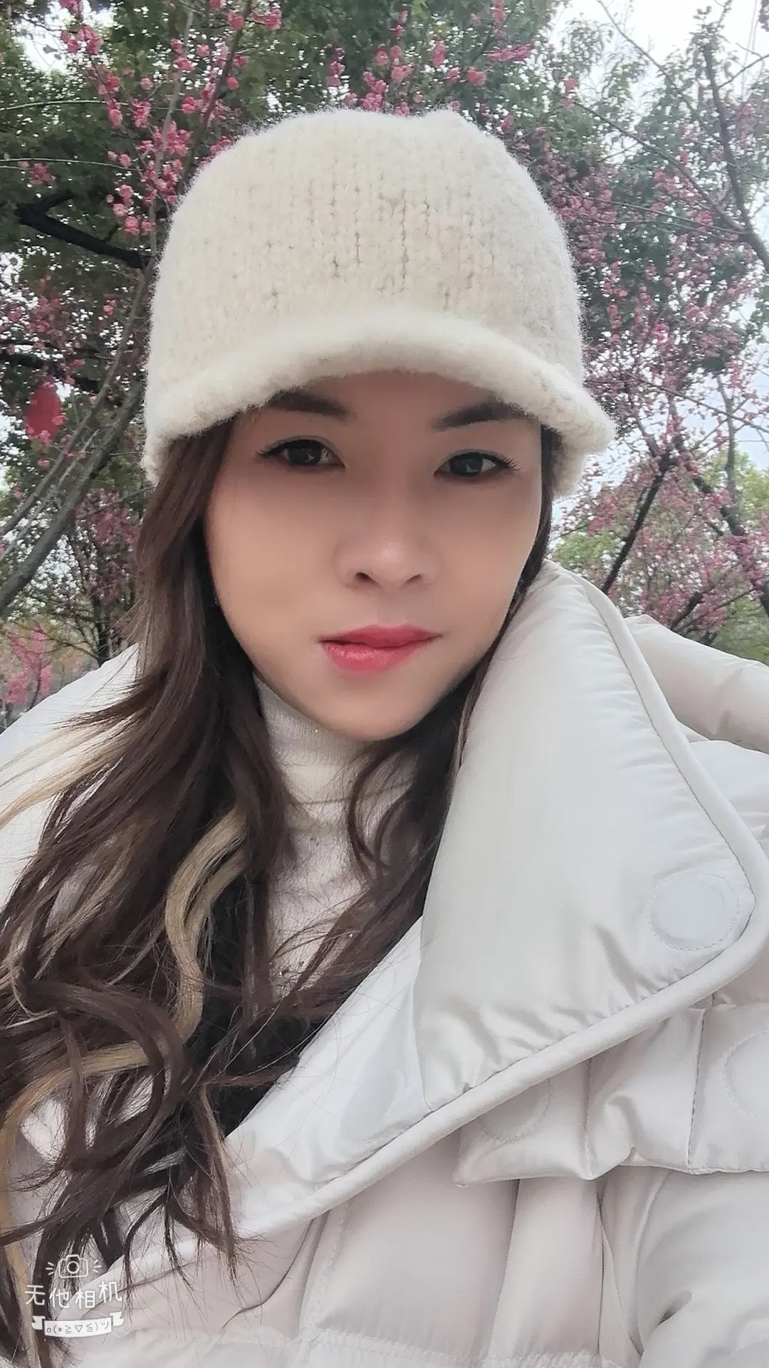 拥有今天，就好好感受今天。人生没有那么多来日方长，幸福不是拥有很多东西...