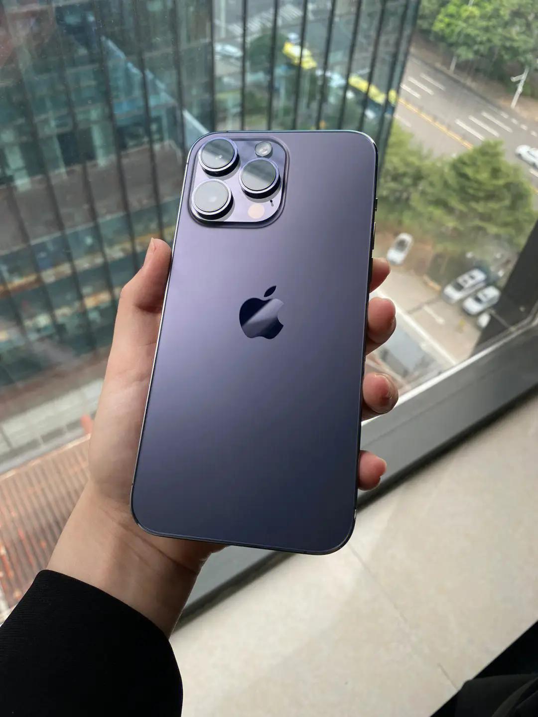 不止iPhone！盘点一下适合当做七夕节礼物的手机，安卓这边同样有很多推荐。

