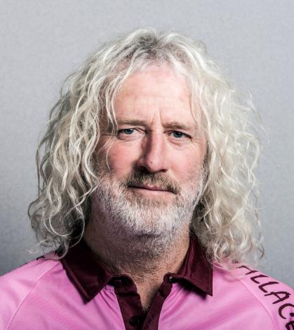 欧洲议会议员米克·华莱士11月23日发文问道：“如果美国对委内瑞拉发动非法且无端