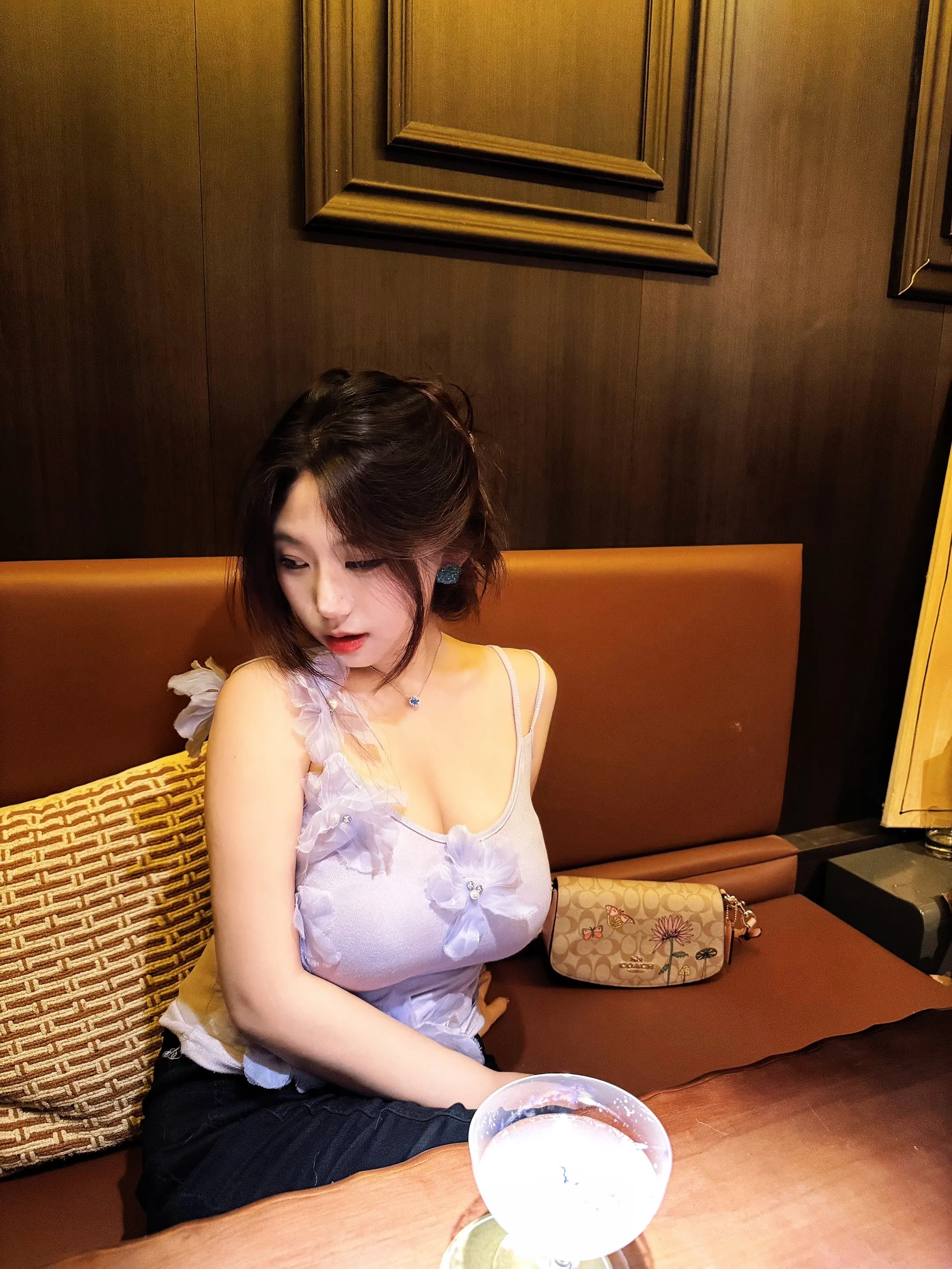 明明渴求温柔偏偏覆水难收