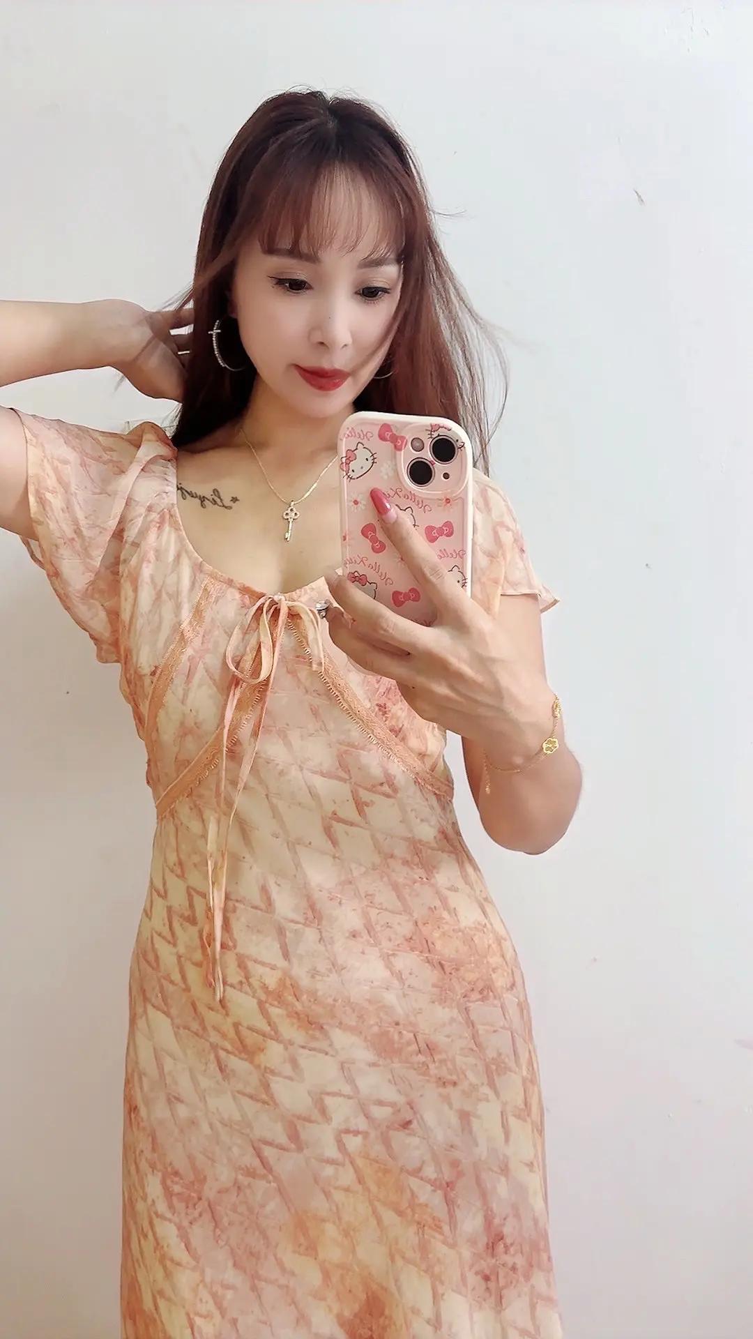 人之所以会变，是因为忘记了来时的路，初心易结，始终难守，人因不惜而散 心因不真而
