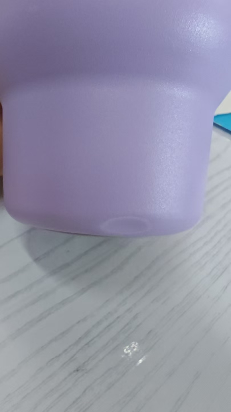 一到单位发现杯子被摔了，落泪[跪了] ​​​
