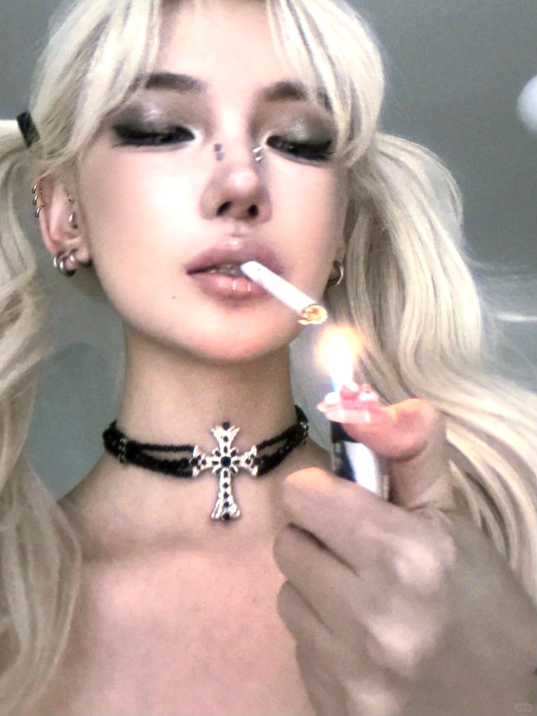 smoky eyes