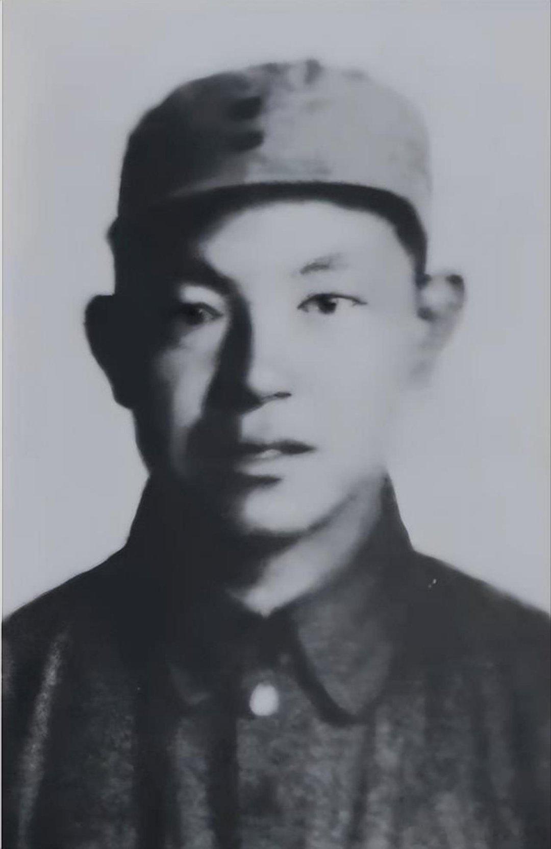 【55年四野王牌副军长授少将，8将联名为他争军衔，罗帅：是我疏忽】1955 年北