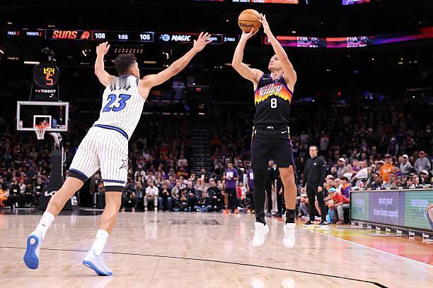 格雷森-阿伦职业生涯的三分命中率是40.8%，上赛季的三分命中率是42.6%，2