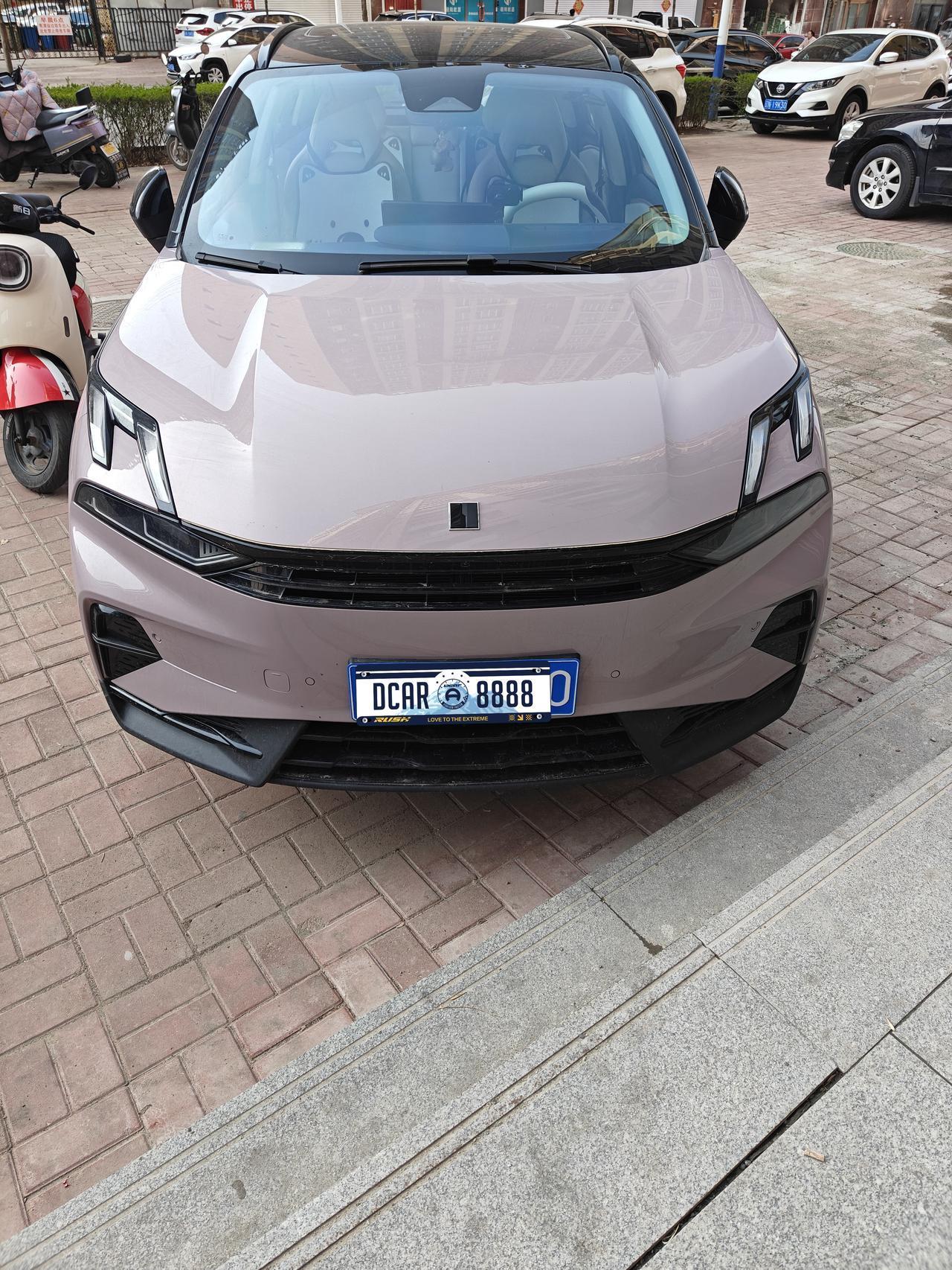 领克06是一台比较有个性的小型SUV，上市时间也比较久了，二手车市场也比较常见，