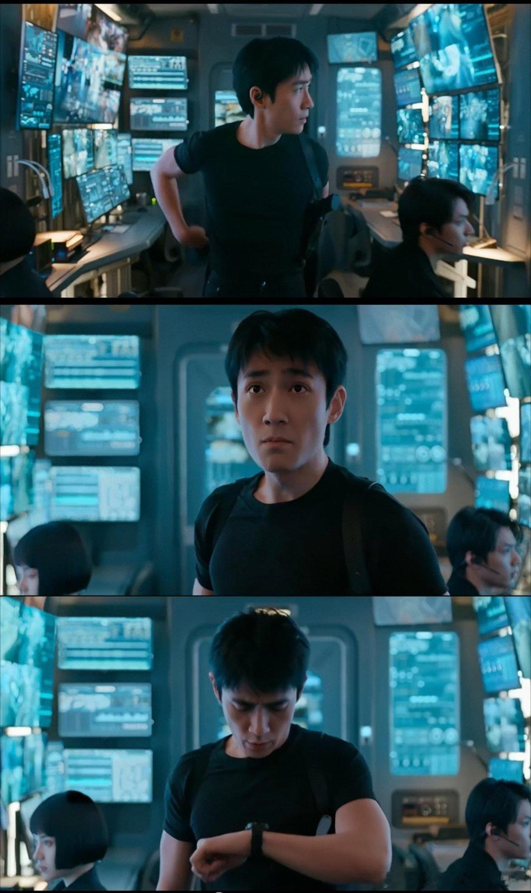 朱一龙这段完播率1000%朱一龙饰演的朱sir气场全开，健身片段直接看迷糊，宽肩