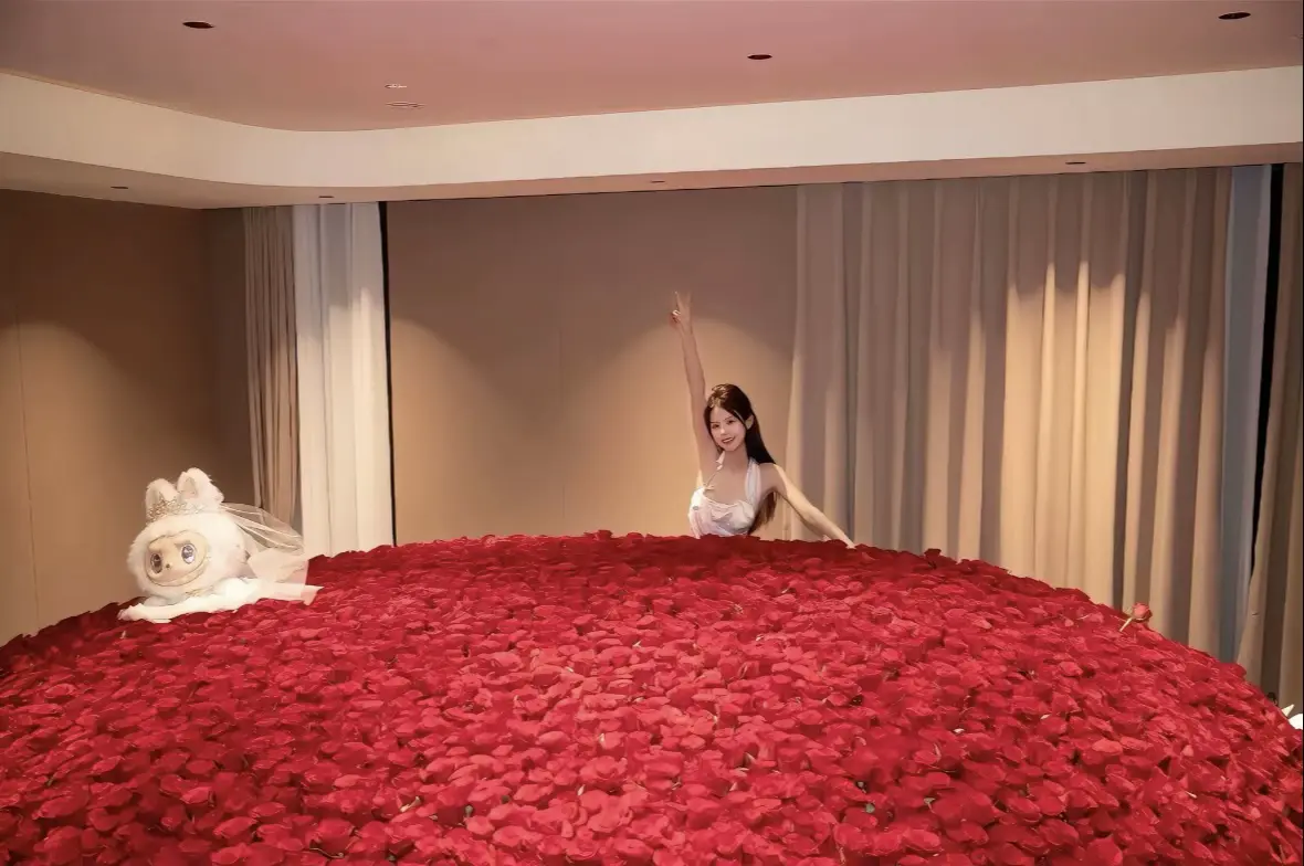 你不愿意送的花 别的男的一送就是99999朵