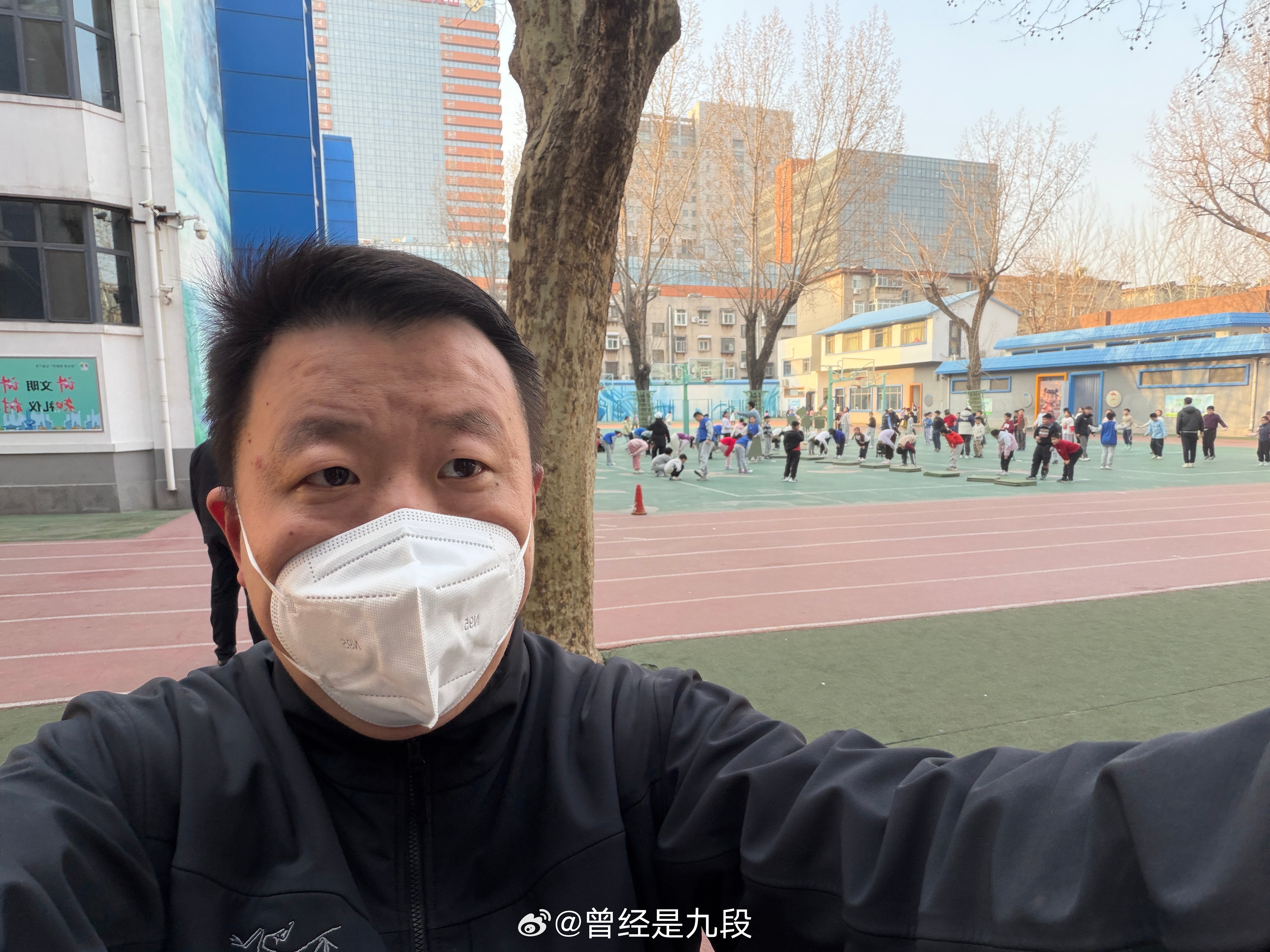 上次踏进这个熟悉的校园还是上个世纪的1997年，一转眼三十年过去了～ 济南·济南