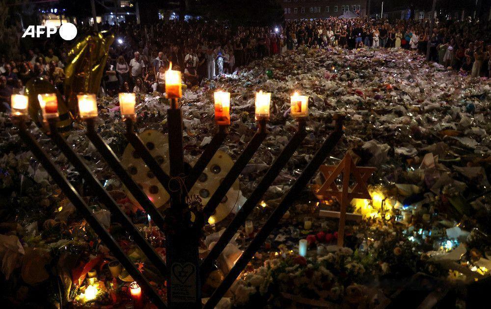 新闻快讯——邦迪海滩大规模枪击事件后，澳大利亚提前召回议会，旨在通过仇恨言论及枪