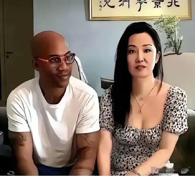 钱挣够1.5亿，家却散了。马布里曾是NBA顶级“独狼”，如今却为一碗热干面，一个