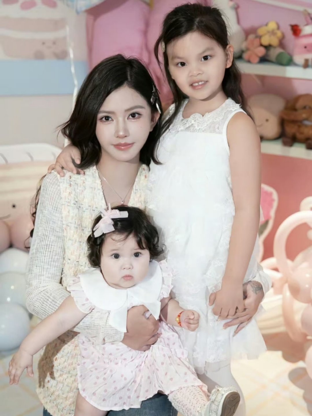 保姆曝韩安冉承担小猪妹所有花费 结婚博主韩安冉大女儿小猪妹的保姆直播爆料，称小猪