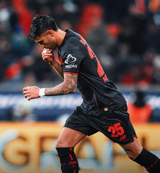 四个月后，帕拉西奥斯伤愈回归 🙌🇦🇷⚽️ 在距离2026年世界杯还有五个月