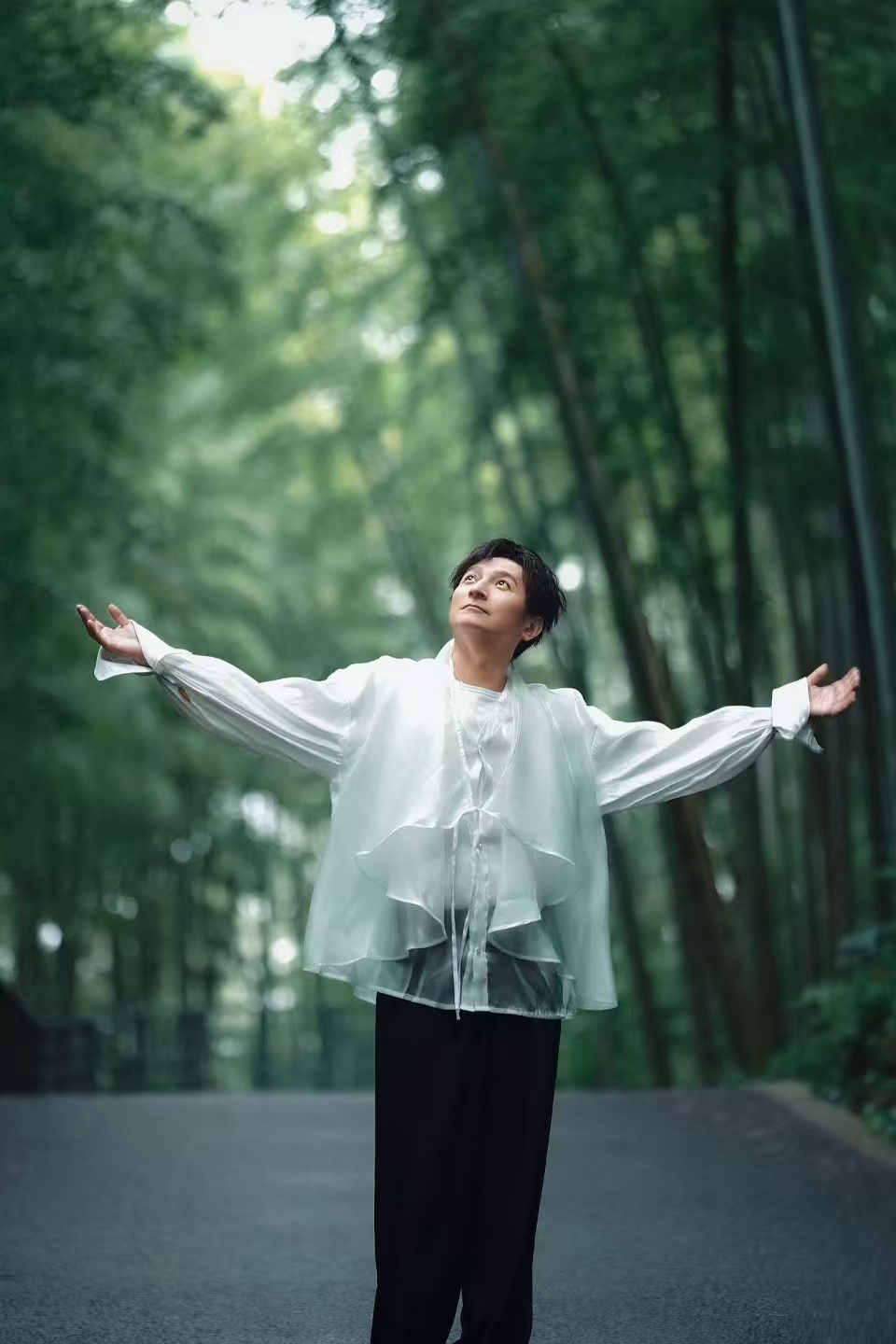 李维嘉崩溃大哭到无法主持魔力歌先生 他哭的时候，观众也跟着难受。不是歌惨，是那句