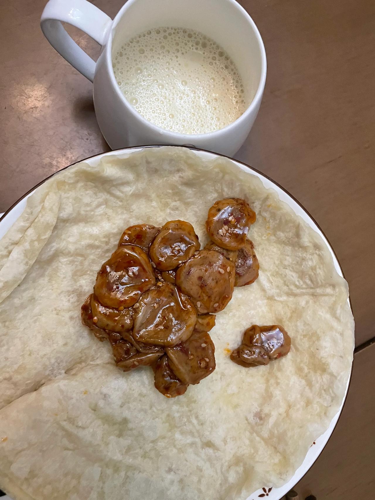 今日早餐：豆浆➕烙馍卷面筋[心]快过年了，努力一把！