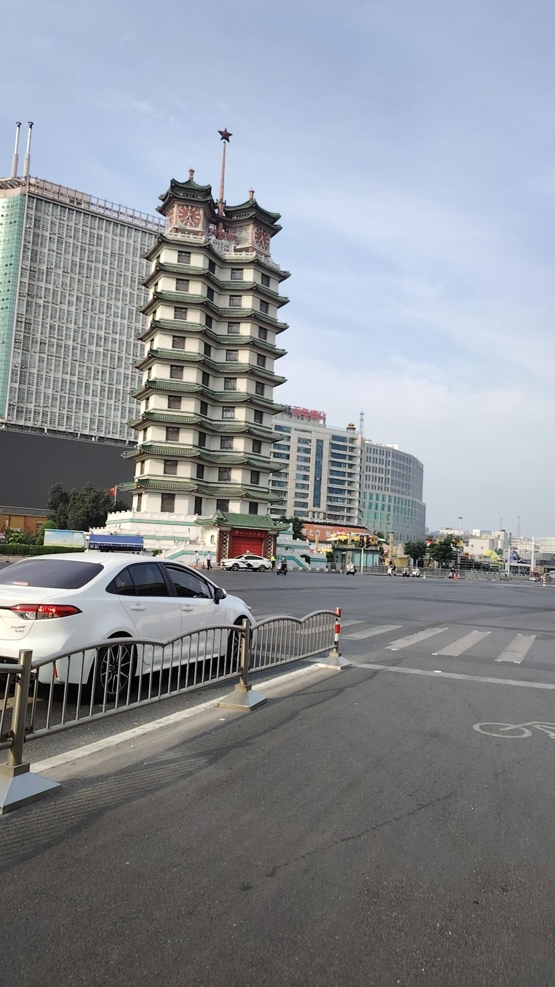 今天说点早就亲眼所见的事情吧！
         郑州市金水区燕庄东某小区，是郑