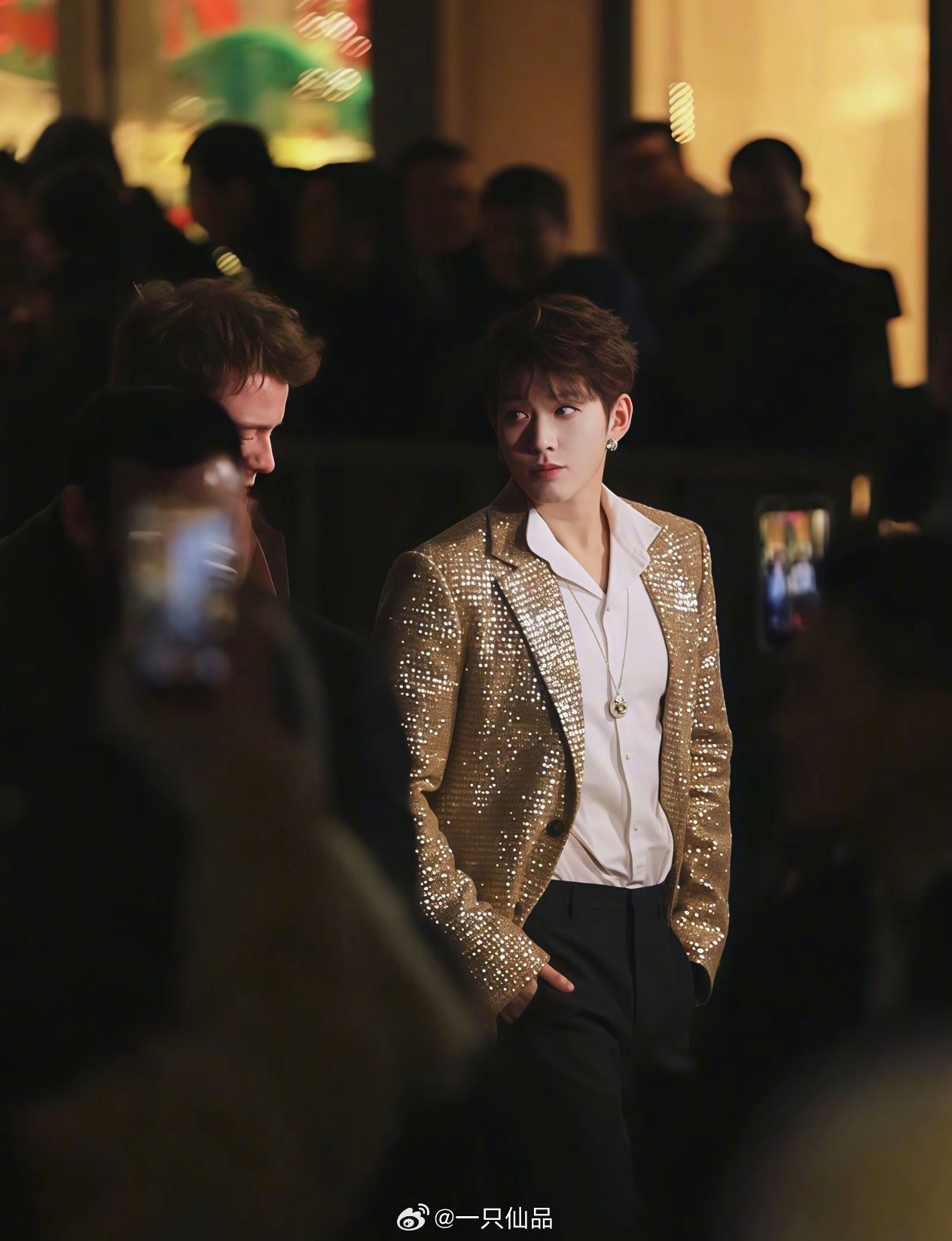 这是谁家老公啊！帅的简直无法无天