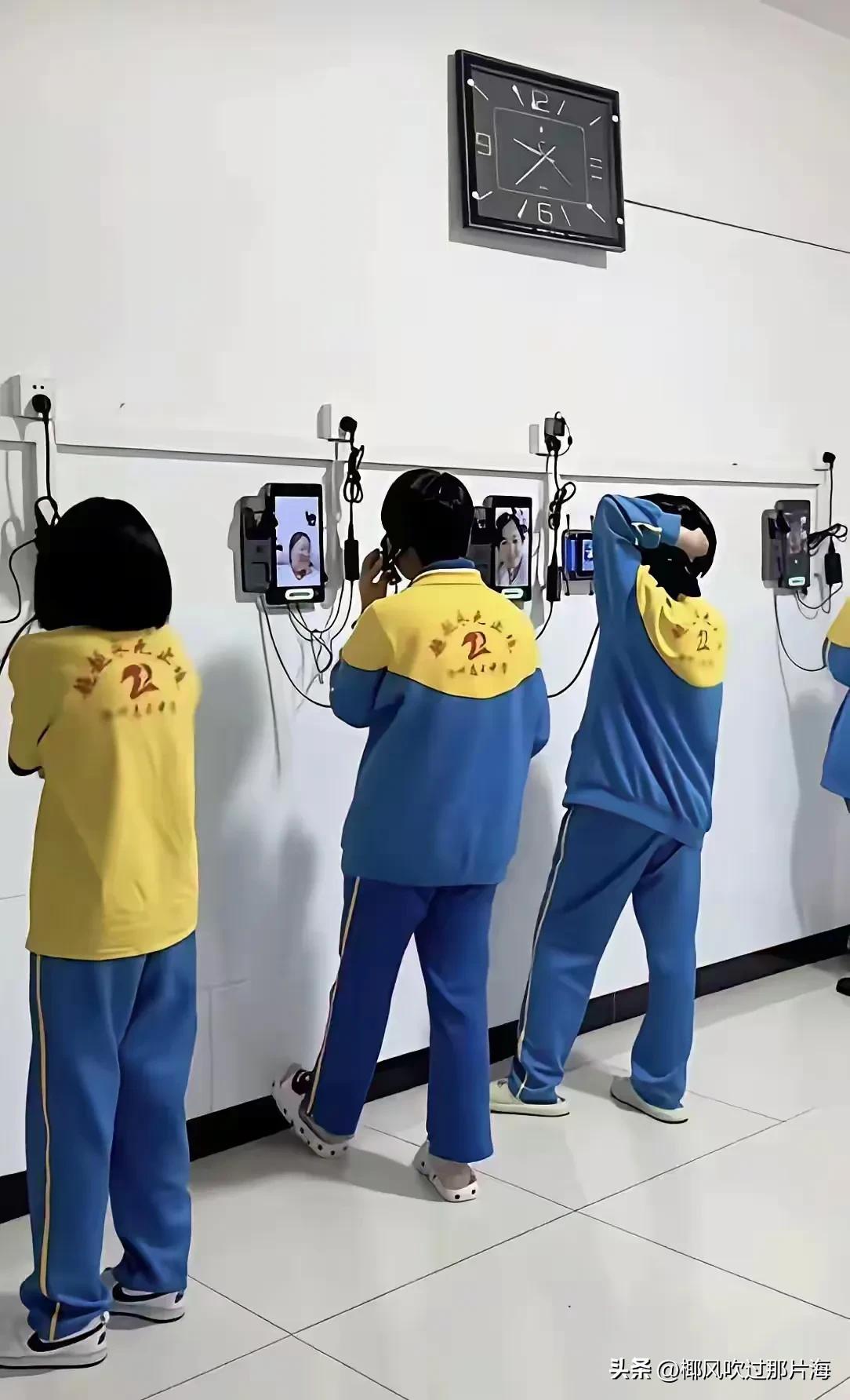 给内卷的电信运营商一个建议：
全国手机用户已突破18亿，人均1.3张卡，连村口二