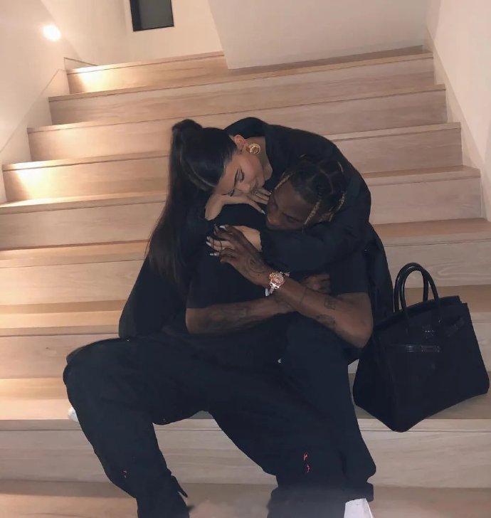TravisScott取关KylieJenner  Travis Scott 本