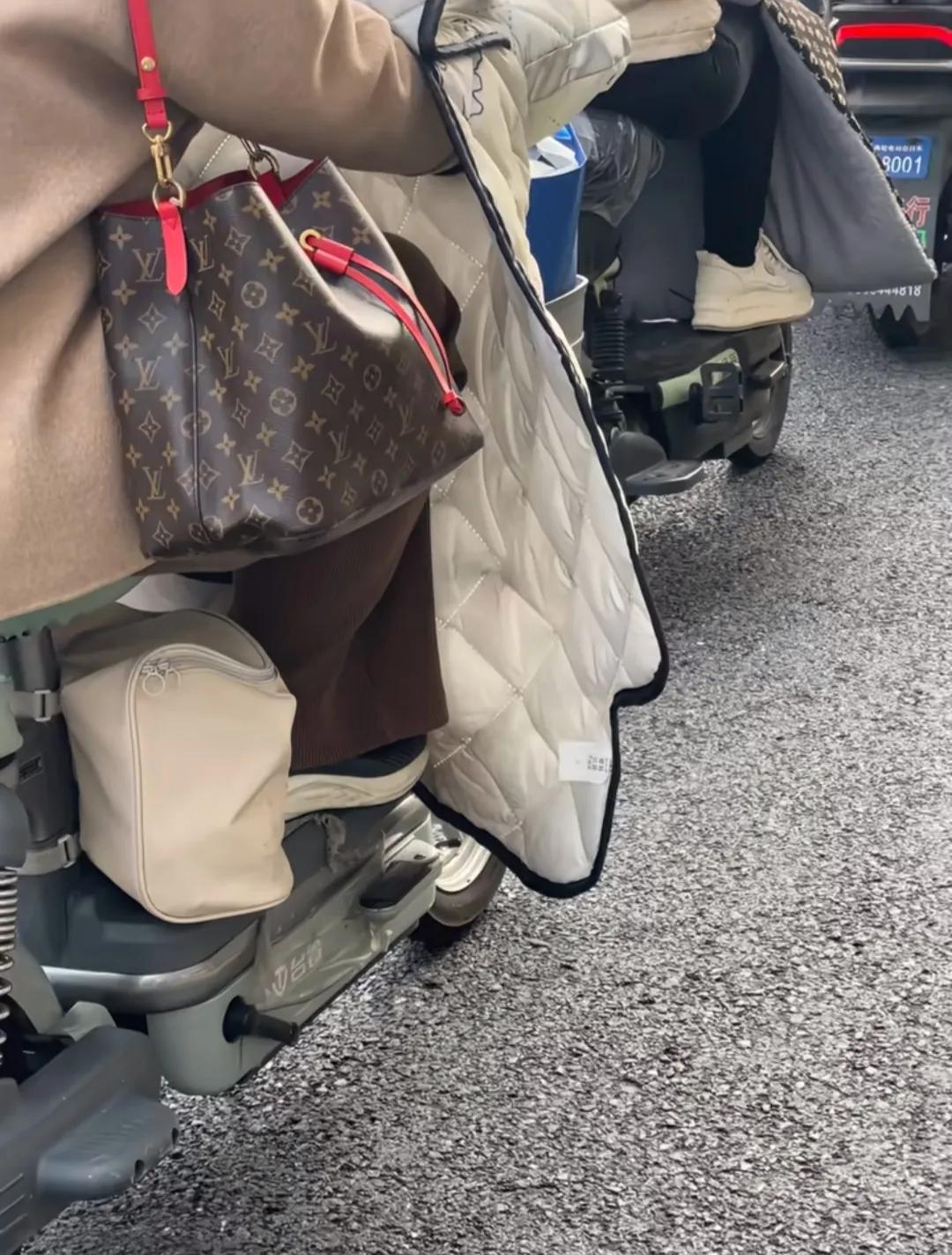 不是只有穷人才骑电动车……