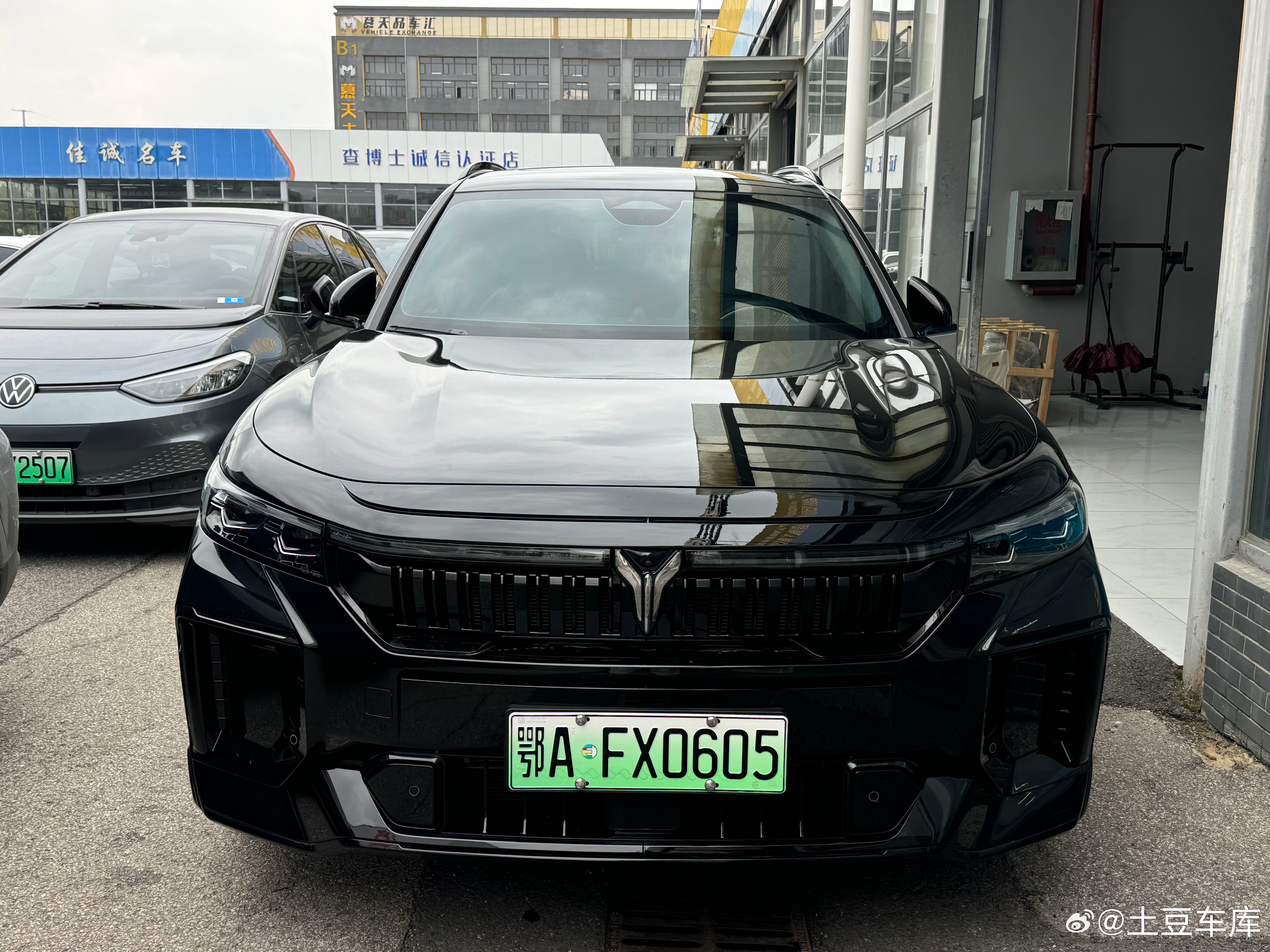 岚图FREE顺利交付2025年 15000公里黑外白内 搭配真漂亮谢谢西安朋友支