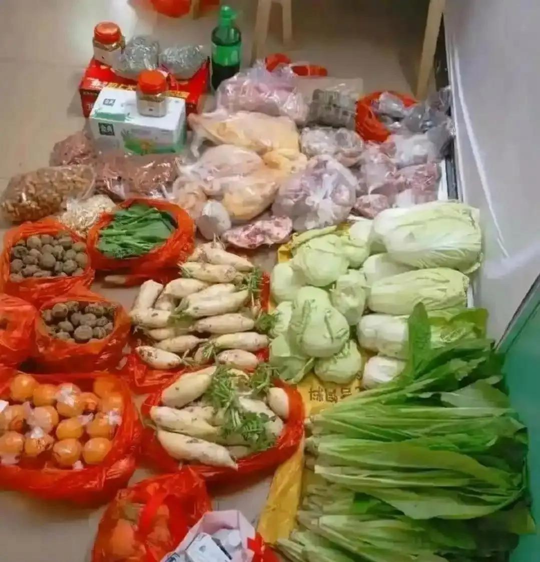 回老家一趟，从带回的东西就可以看出丈母娘和亲娘的区别。你能分辨出来吗？