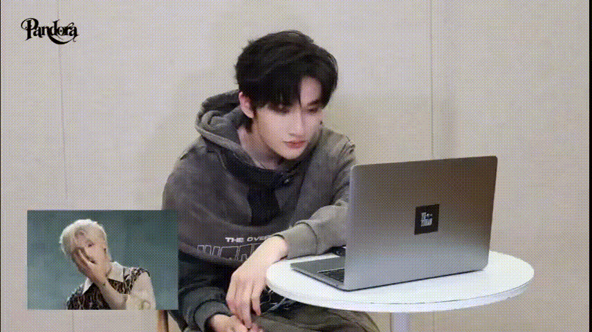 余宇涵看新歌MV 余宇涵这支MV走慵懒氛围感，光影柔和情绪松弛，没有华丽场景却格