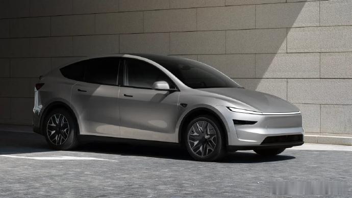 【消息称特斯拉 Model Y L 北美上市时间已敲定，8 月或 9 月推出】据