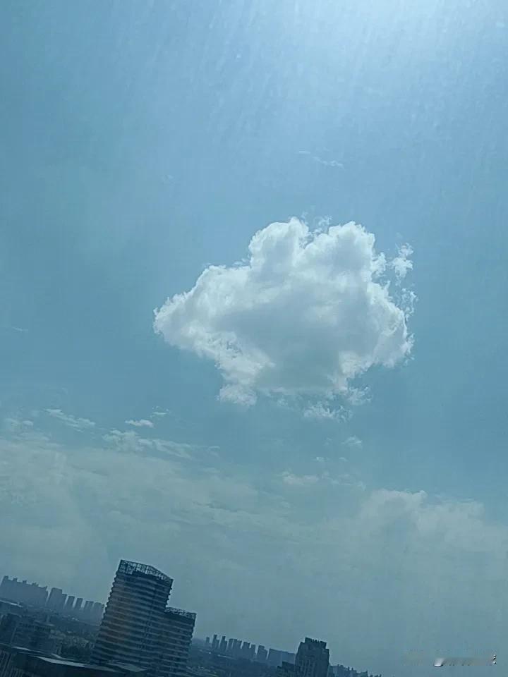 可以分享一张你拍的天空美照吗