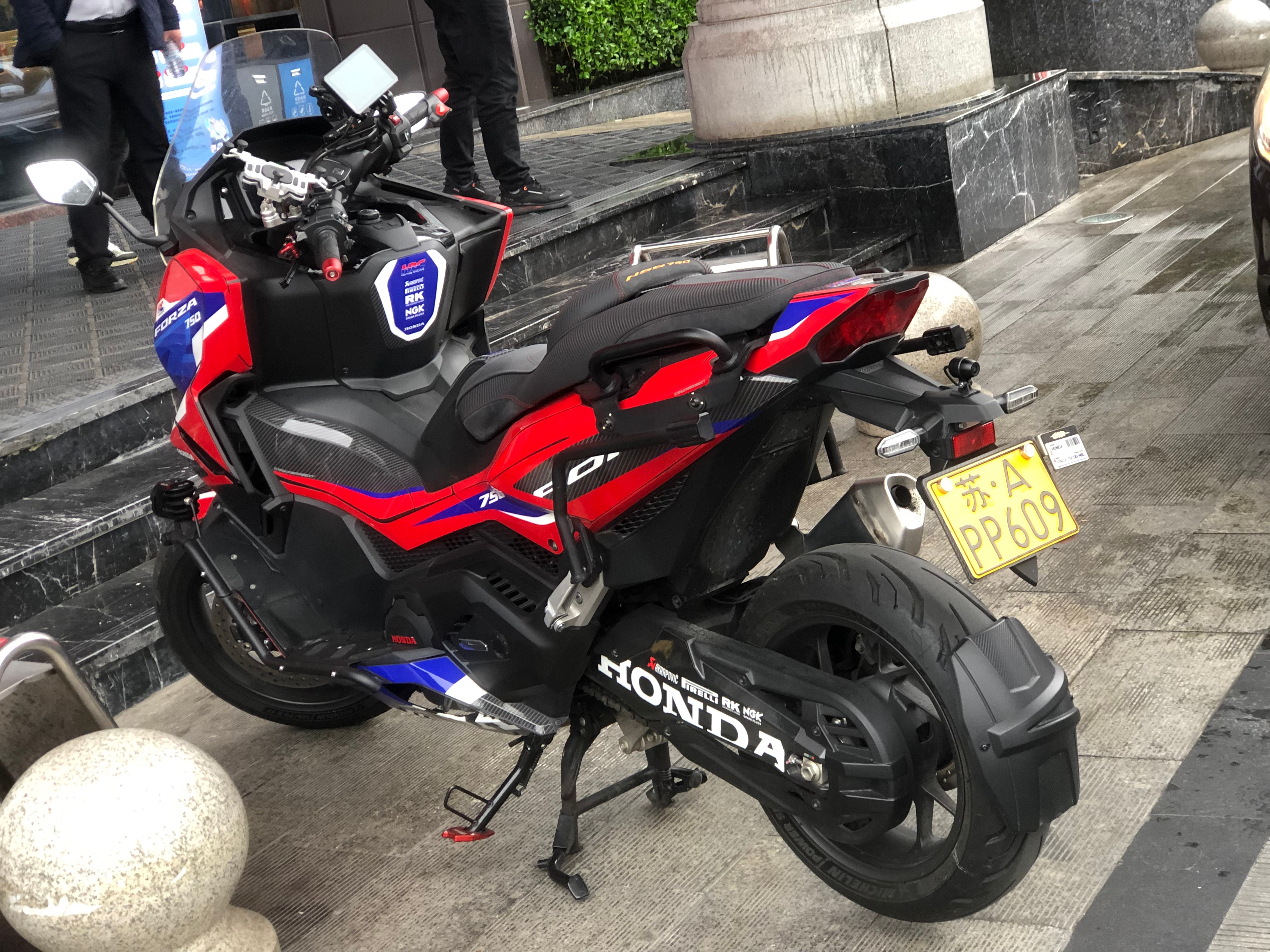 摩托车 高端玩家，本田750  宝马R1200 安康