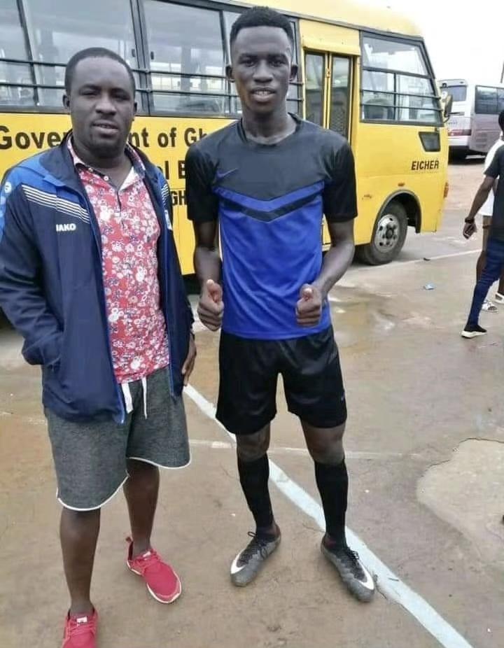 昔日罗马妖星阿费纳·吉安：

2021年1月，17岁，在加纳国内的高中踢校队；