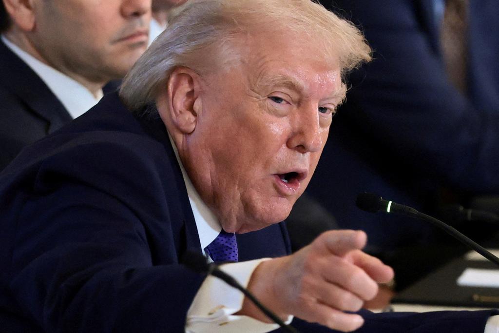 一半以上认为川普失败！据CNN最新民调结果，大多数美国人觉得特朗普将精力放在了错