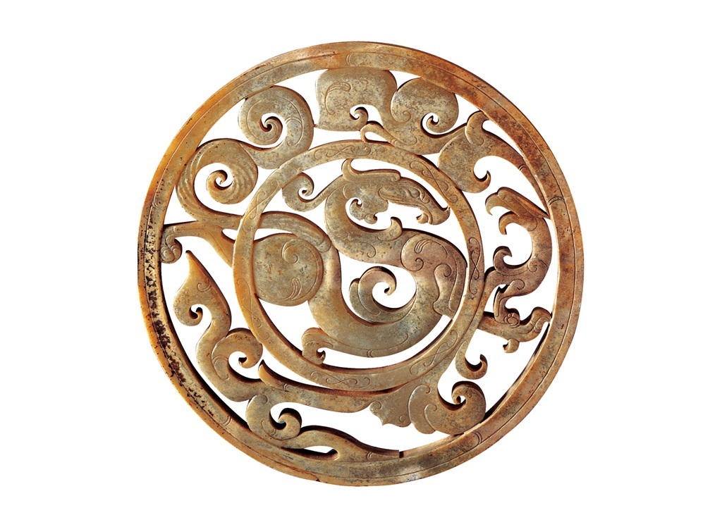 广州西汉南越王墓出土的:透雕龙凤纹重环玉佩 