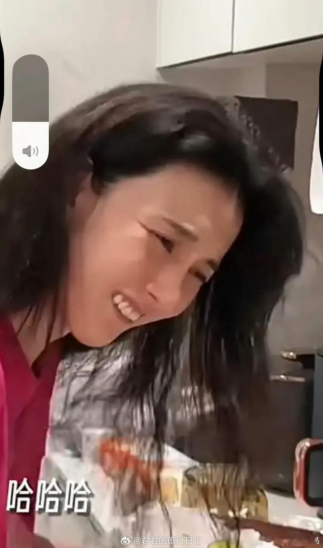 我在首页刷到的，现在宋祖儿这么瘦了吗？感觉都有点脱相了 ​​​