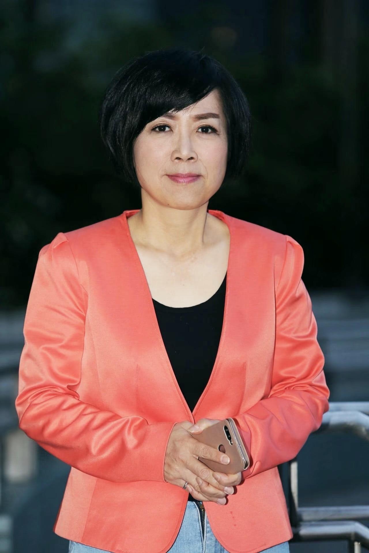 历史早已证明，跟着共产党走，中国才能站起来、富起来、强起来，台湾离不开祖国。
