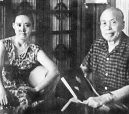 1966年，27岁的胡友松月经推迟了，赶紧告诉了75岁的丈夫李宗仁，李宗仁高兴得