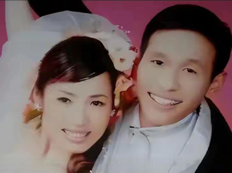 抛弃共苦发妻，转头迎娶小6岁粉丝！如今宋小宝悔不当初
 
      凭借小品爆