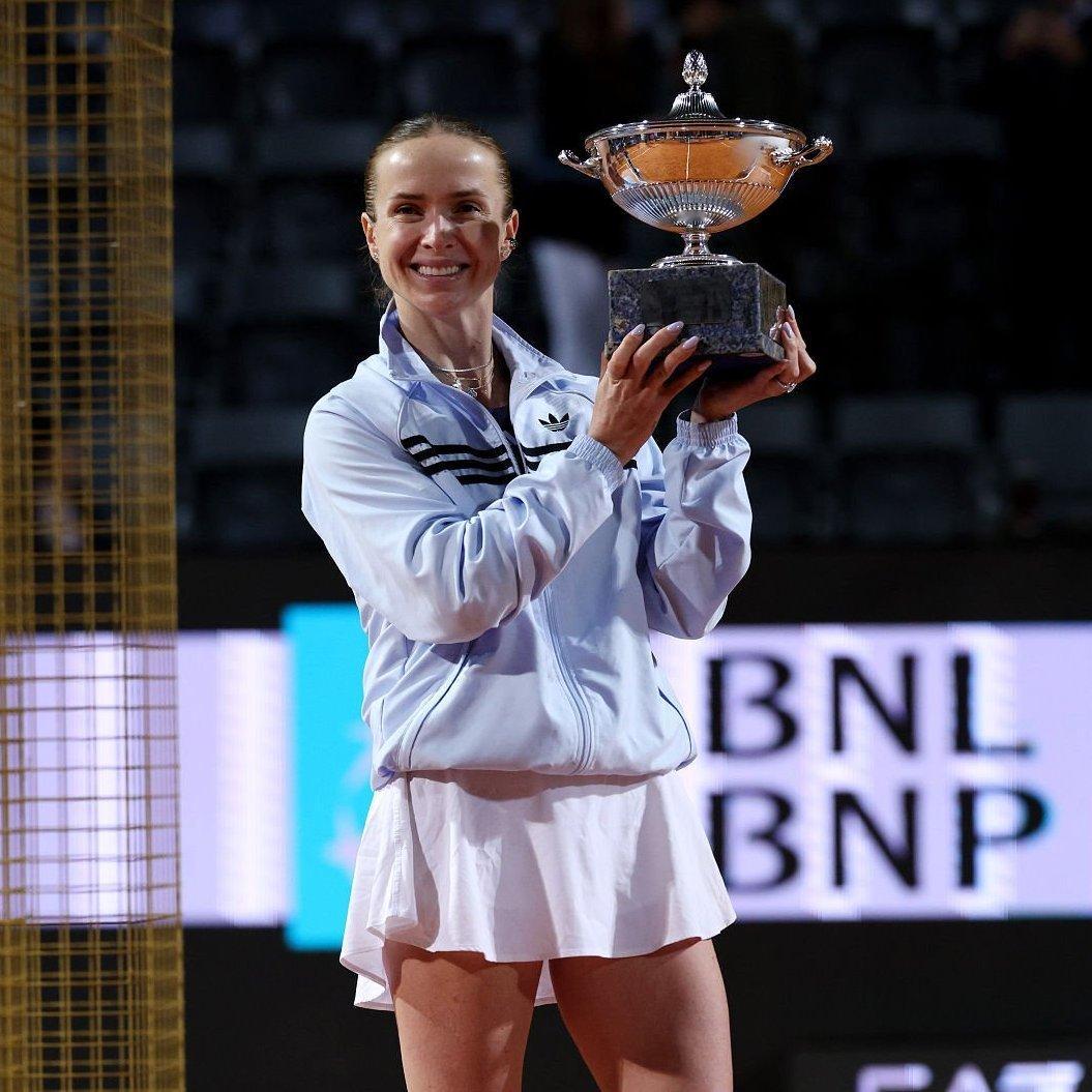 本赛季乌克兰两位漂亮的女将包揽了红土WTA 1000赛事的冠军。玛尔塔·科斯秋克