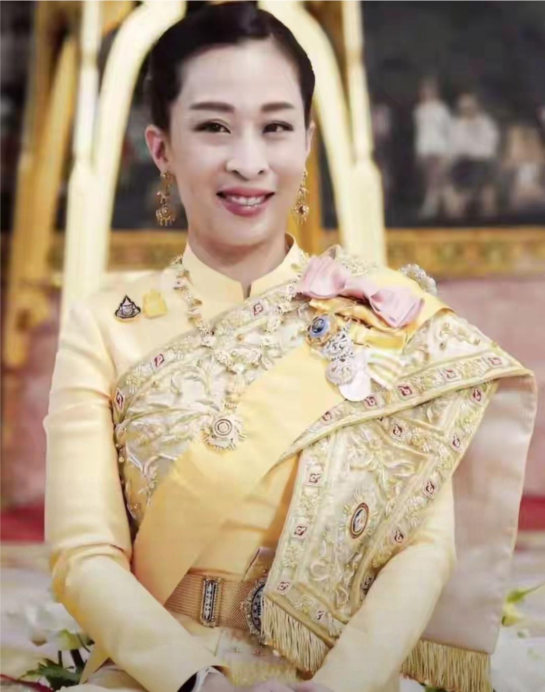 泰王嫡长女帕公主在世，年仅47岁，这位漂亮的公主是泰王原配颂妃所生，曾是王位继承