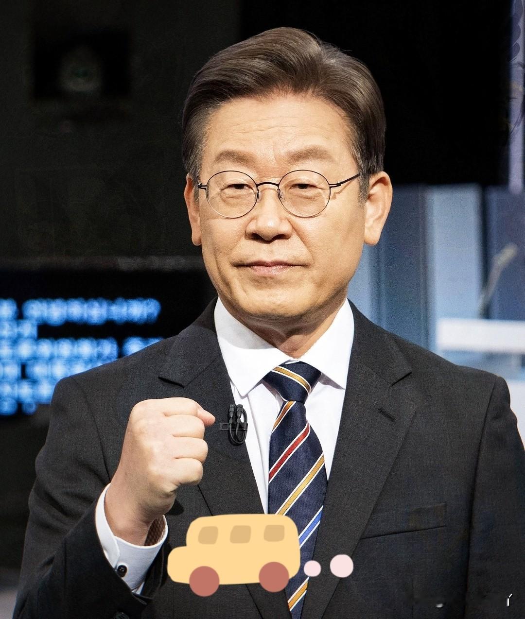 韩国总统李在明宣布:

2月26日，韩国总统李在明在青瓦台宣布，必须持续努力与朝