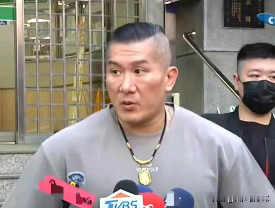 昔日惺惺相惜，如今彻底失望，馆长痛批郑丽文和蓝营言而无信

随着蓝白在竹北合作破