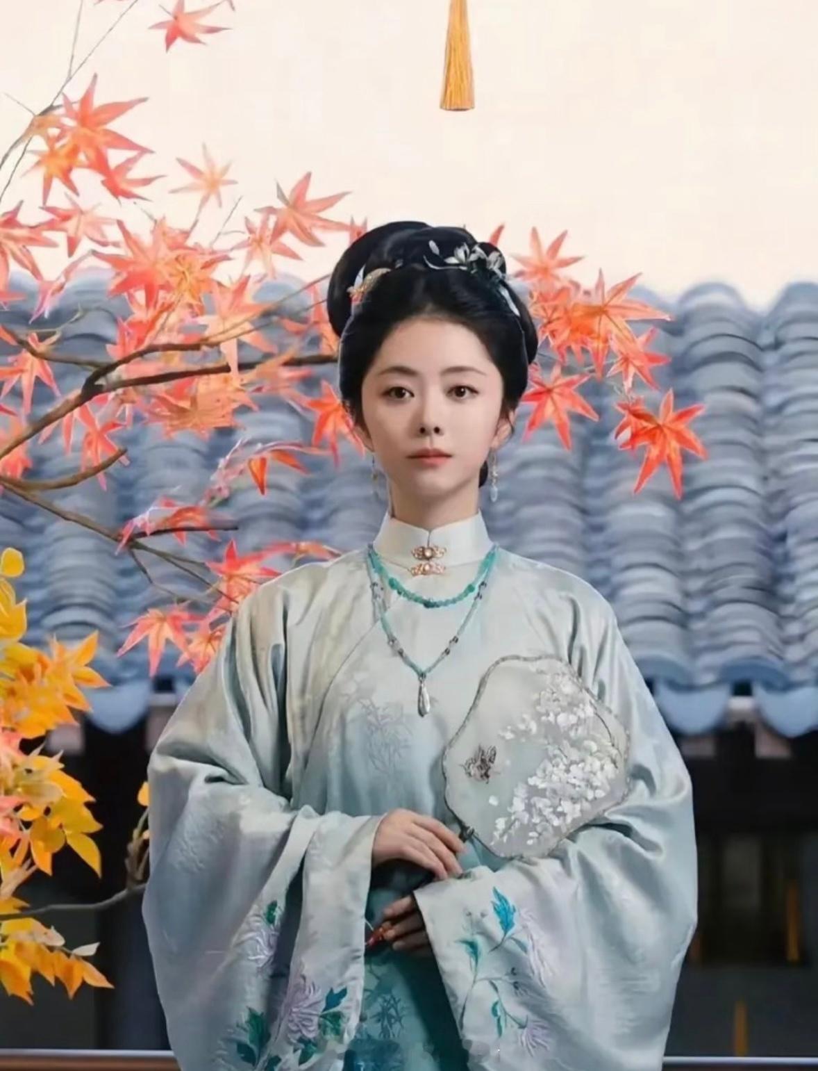 兰香如故女眷赴死争议奚望演活了沈三夫人的决绝，如山茶花般宁折不弯。开篇即终章的悲