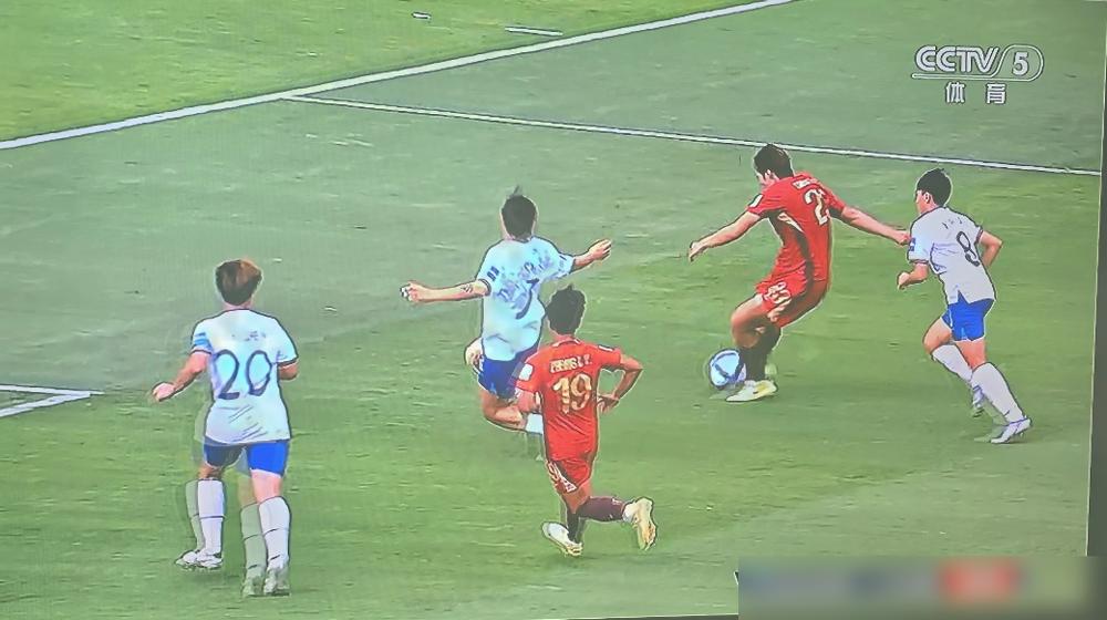 昨天下午的女足亚洲杯1/4决赛，中国女足踢中国台北，看得人手心冒汗。
常规时间