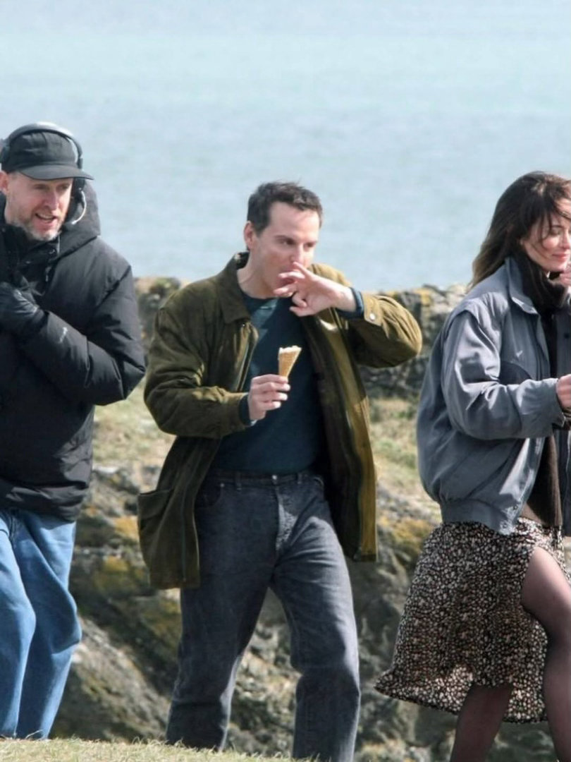 银幕闲话 艾米莉·布朗特和安德鲁·斯科特被拍到在爱尔兰威克洛郡拍摄约翰·克劳利执