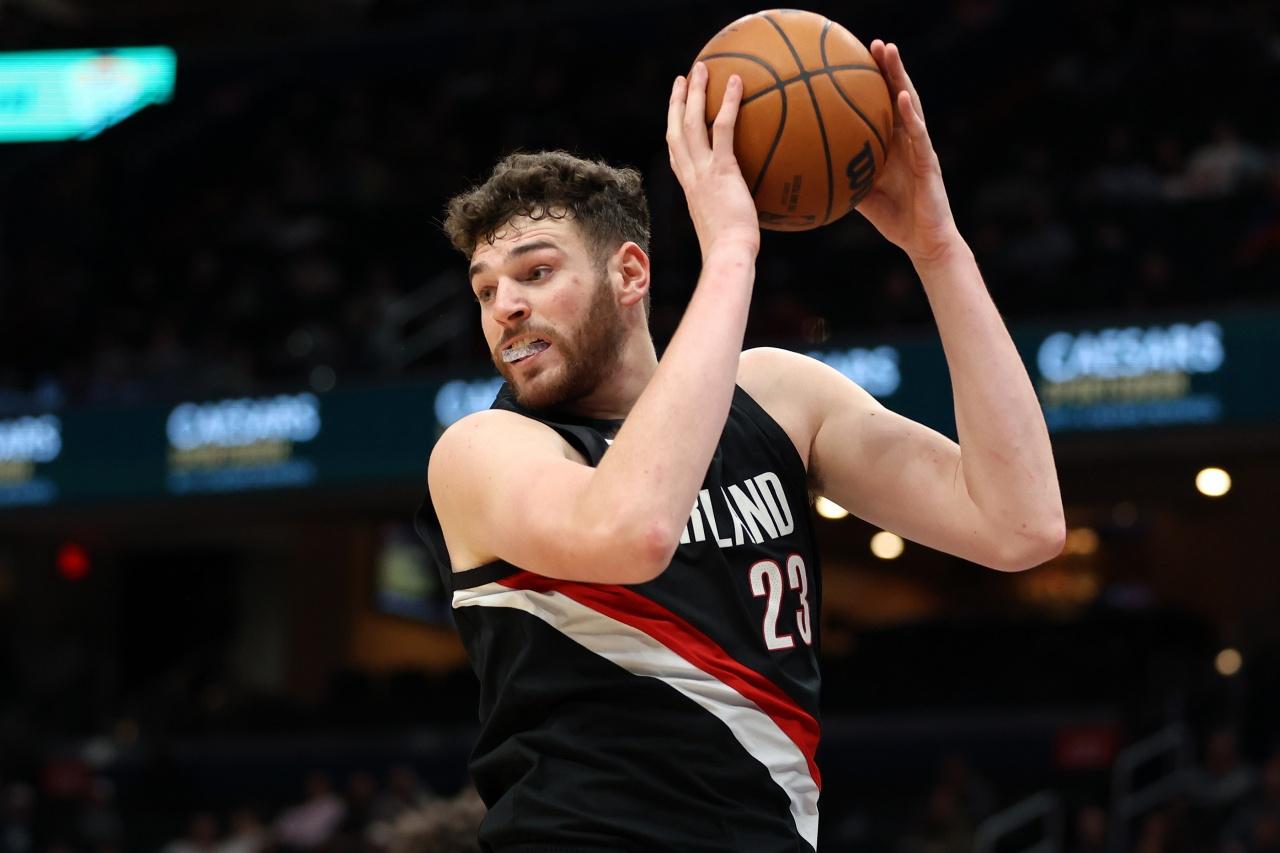 艾伦40分17篮板！克林根成为其他中锋眼中的“提款机”！

开拓者中锋克林根最近