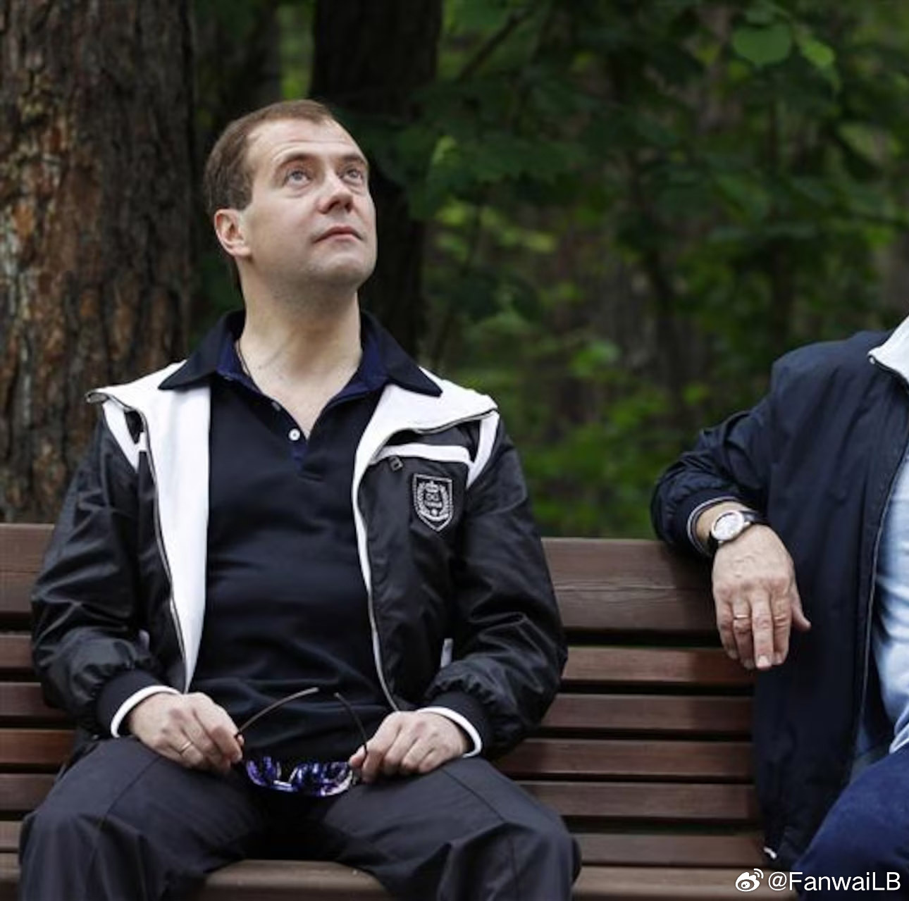 杰夫威胁美国特朗普总统：三战尚未爆发，如果特朗普再象这样作下去的话，很快就会爆发