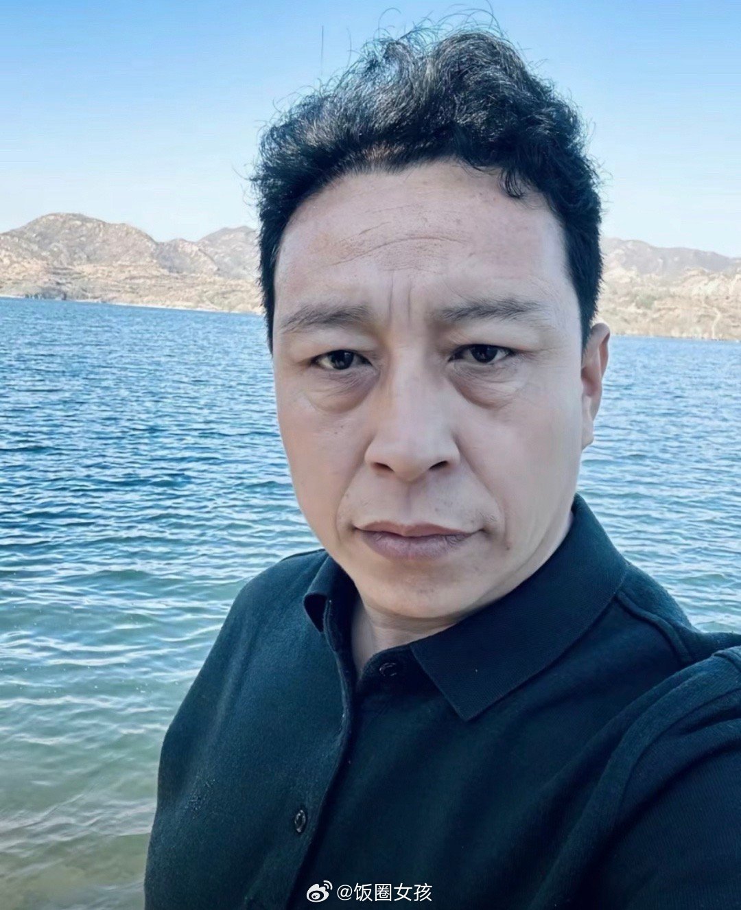 朋友圈一直发闻会军的照片 还配着一个伤感的文案 我朋友圈出现第一个的时候我还以为