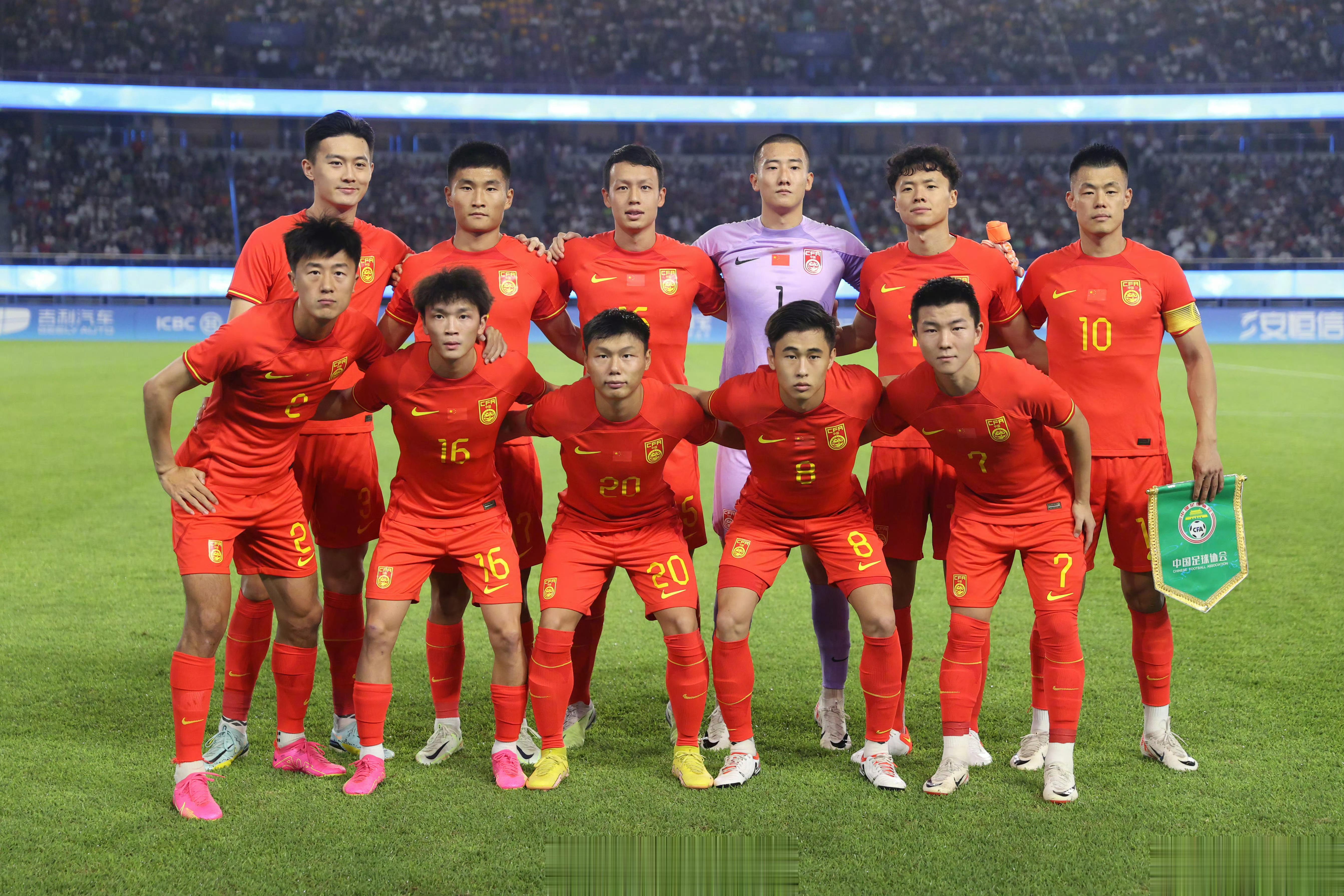 #中国男足晋级八强#说明还是有人关注国足的，1:0胜卡塔尔🇶🇦，不过#蒋圣龙