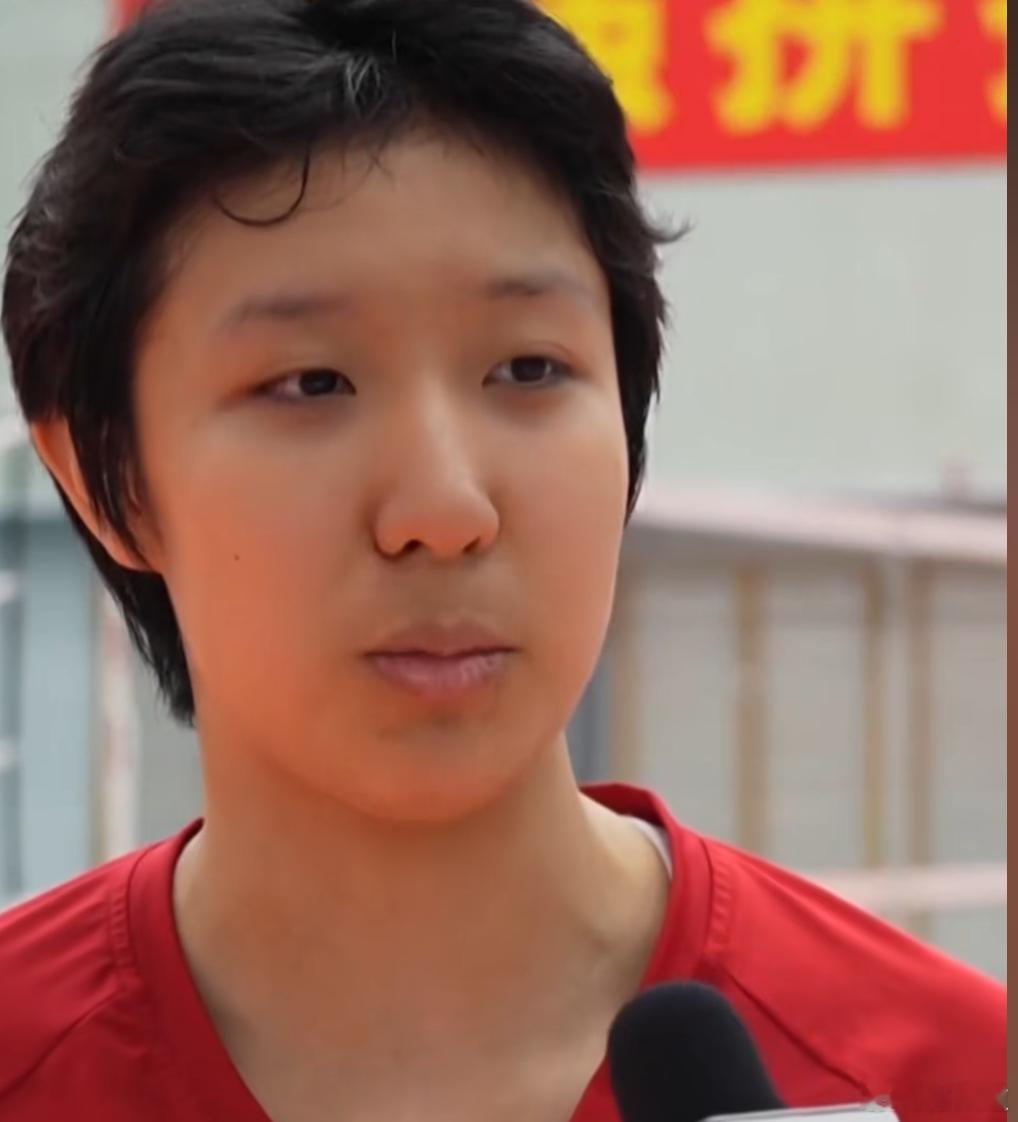 排超联赛2025-2026中国排球超级联赛董禹含的伤病不知道程度如何，挺喜欢小董