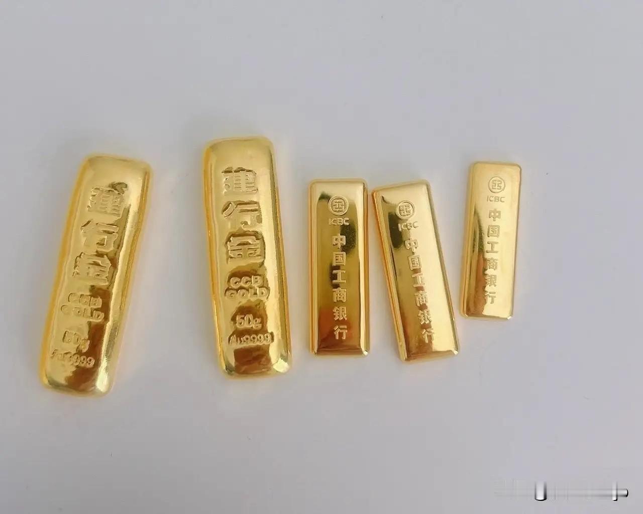 8月25日，多家品牌金饰价格较昨日上涨近20元/克，径直攀升至1400元/克以上